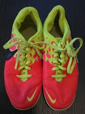 Nike Elastico Bright Pink and Volt Training Sneakers